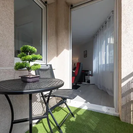 Apartment Le Stella - Hypercentre Garage Gratuit Wifi Netflix Amazon Prime Proche Parc Tete D'or